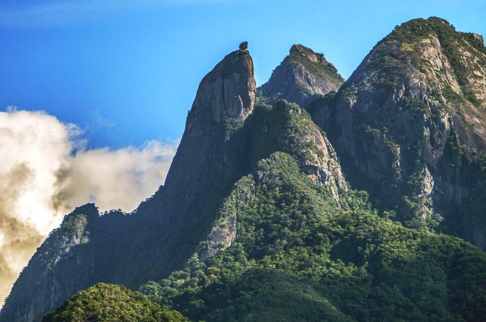 Rio State Mountains: Iconic and Majestic