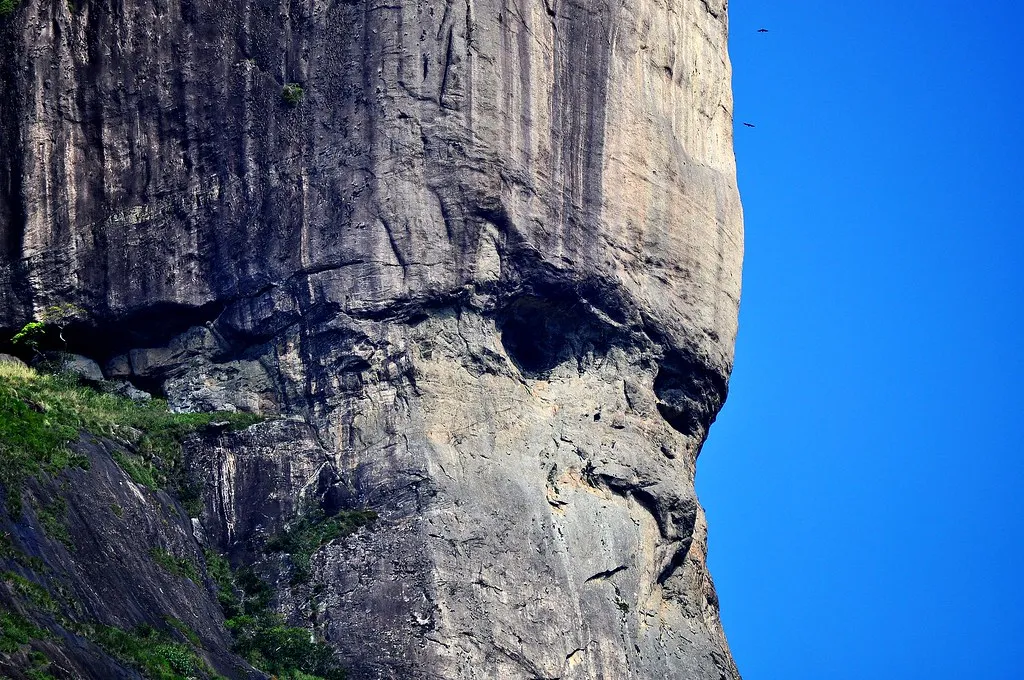 a face de pedra da Pedra da Gávea